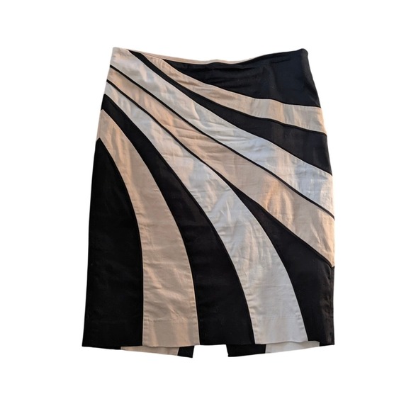 White House Black Market Dresses & Skirts - White House Black Market Black Cream Tan Abstract Swirl Pencil Skirt Size 2